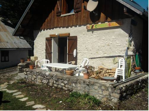 Gite Combes Soleil : Hebergement proche de Froges