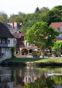Les Flots Bleus : Hotel proche de Bilhac