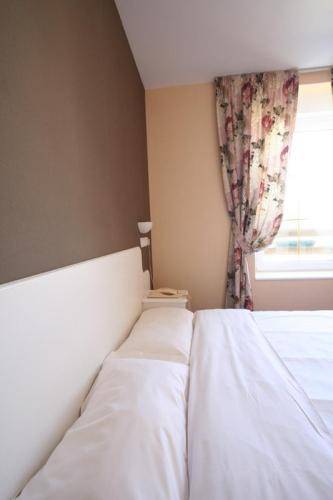 Hotel De France : Hotel proche de Carnet