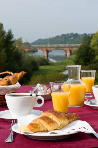 Mercure Nevers Pont De Loire : Hotel proche d'Achun