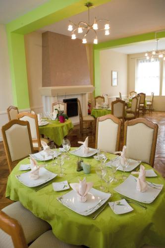 Hotel Le Lion D'or : Hotel proche de L'Oudon