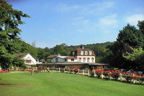 Logis Domaine Saint Paul : Hotel proche de Sainte-Croix-sur-Buchy