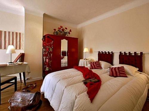 Logis Hôtel Mendi Alde : Hotel proche de Beyrie-sur-Joyeuse