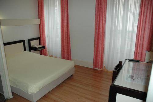 Hotel Le Petit Trianon : Hotel proche d'Achenheim