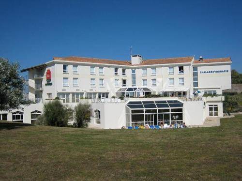 Hotel Ibis Châtelaillon-Plage : Hotel proche de Ballon