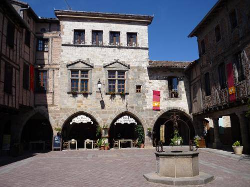 Hotel Des Consuls : Hotel proche de Tonnac