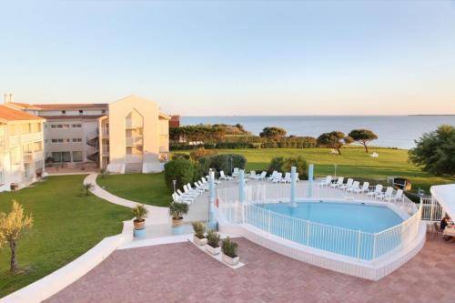 Hotel Mercure Les 3 Iles - La Rochelle Sud : Hotel proche de Ballon