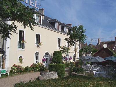 Logis Hostellerie Du Moulin De La Renne : Hotel proche de Pouillé