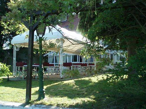 Auberge Du Port : Hotel proche de Luzy-Saint-Martin