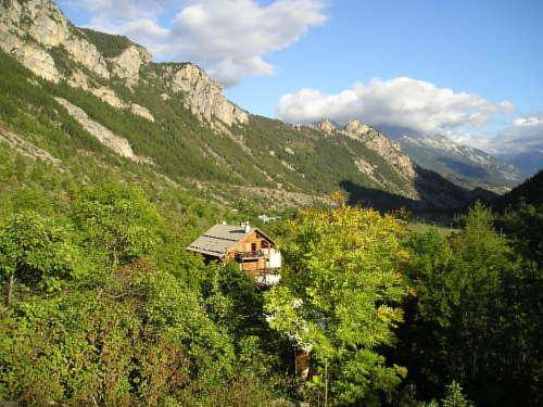 Hotel Les 5 Saisons : Hotel proche de L'Argentière-la-Bessée