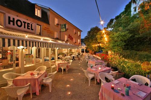 Hôtel Brasserie Lacave : Hotel proche de Lacave