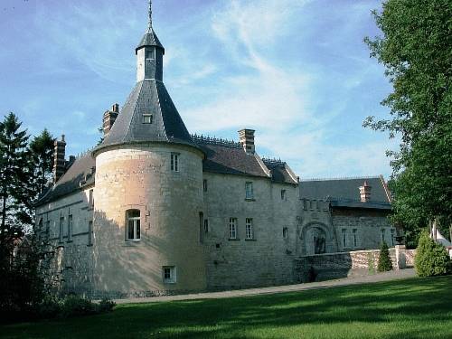 Le Chateau De Ligny : Hotel proche de Serain