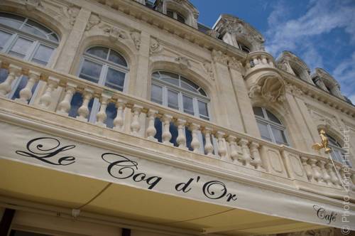 Hostellerie Du Coq D'or : Hotel proche de Brie-sous-Archiac