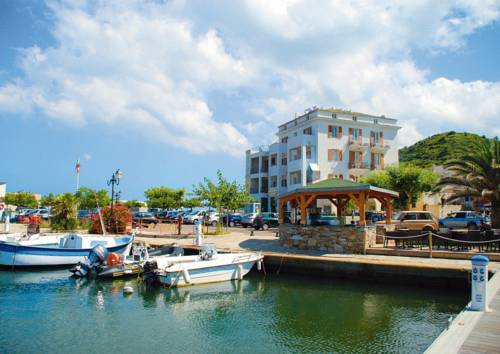 Marina D'oro : Hotel proche de Pino