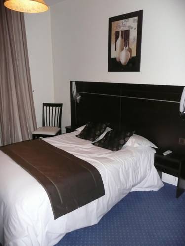Hôtel Le Home Saint Louis : Hotel proche de Les Loges-en-Josas