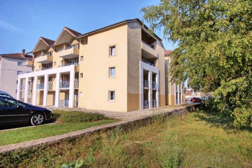Residence Des Thermes : Residence proche de Le Louverot
