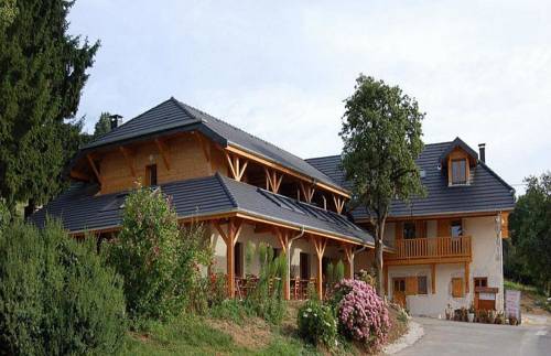 Auberge La Ferme De Ferrières : Auberge de jeunesse proche de Cuvat