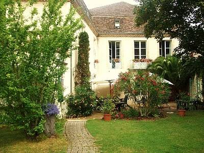 Logis Hotel Des Remparts : Hotel proche de Lauzun