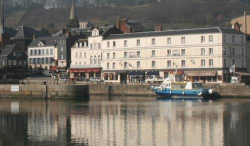 Best Western Le Cheval Blanc : Hotel proche de Honfleur