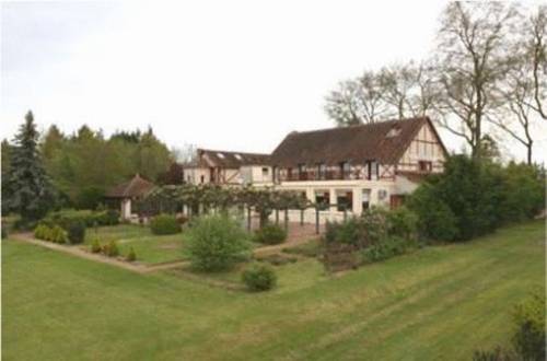 Le Coq Hardi : Hotel proche de Subligny