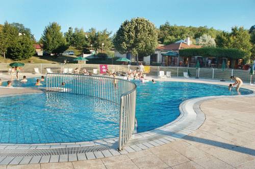 Camping Indigo Royat : Residence proche de Saint-Genès-Champanelle