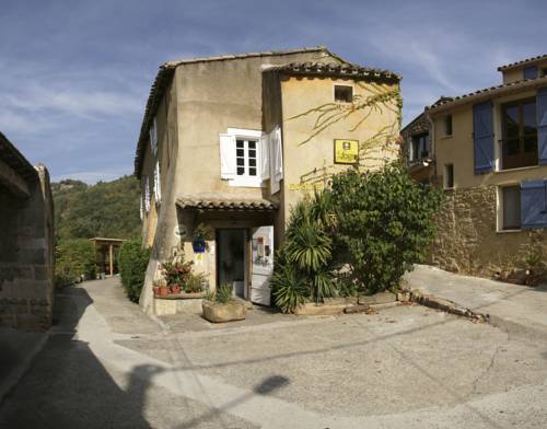 Logis Auberge Ecluse Au Soleil : Hotel proche de Saint-Louis-et-Parahou