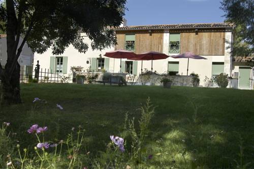 Maison Flore : Hotel proche de Benon