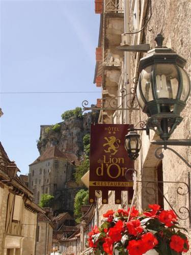 Hotel Du Lion D'or : Hotel proche de Couzou