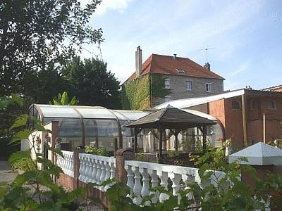 Logis Domaine Saint Antoine : Hotel proche de Renève