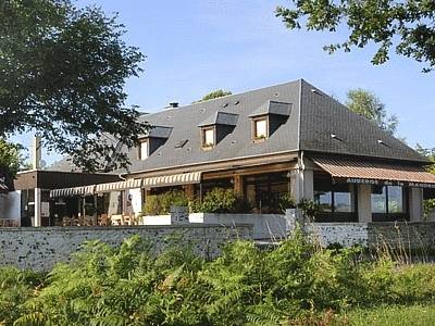 Logis Auberge De La Mandrie : Hotel proche de Saint-Priest-les-Fougères