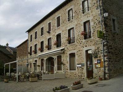 Logis Auberge De L'allagnonette : Hotel proche d'Anglards-de-Saint-Flour