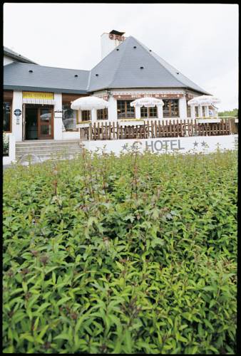 Hotel-Restaurant Du Lac : Hotel proche de Saint-Étienne-de-Chigny