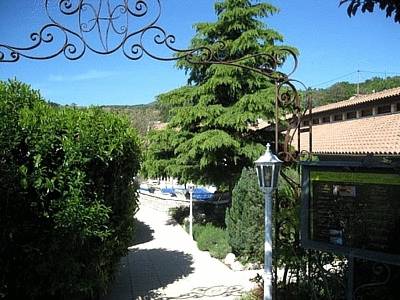 Logis Hôtel Le Vieil Amandier : Hotel proche de Rougon