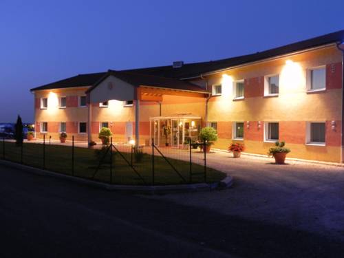 Hôtel Le Kolibri : Hotel proche de Santilly