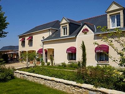 Logis Auberge Bienvenue : Hotel proche de Saulgé-l'Hôpital