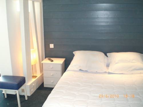 Le France : Hotel proche de Grâce-Uzel