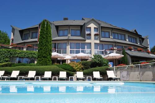 Inter-Hotel Le Gerfaut : Hotel proche d'Anglards-de-Salers