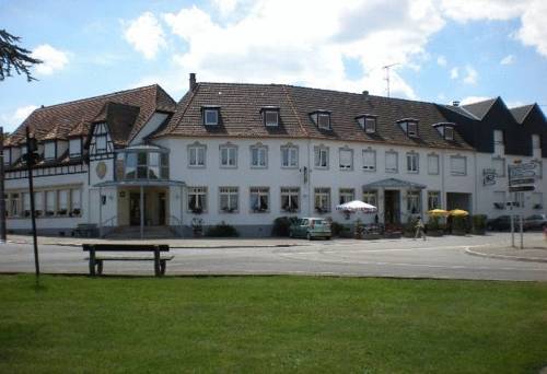 Hôtel Restaurant À L'Etoile : Hotel proche d'Oberhoffen-lès-Wissembourg