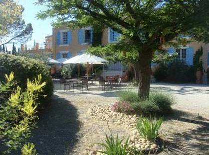 Canto Cigalo : Hotel proche de Mas-Blanc-des-Alpilles