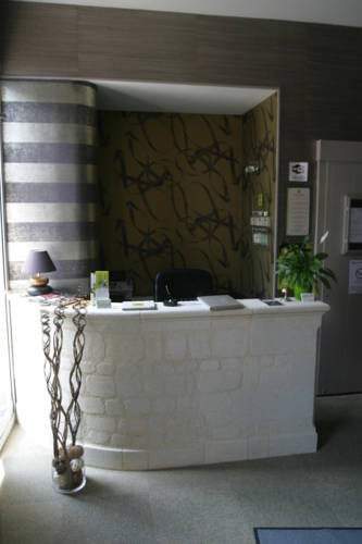 Hostellerie Excalibur : Hotel proche de Neuillé