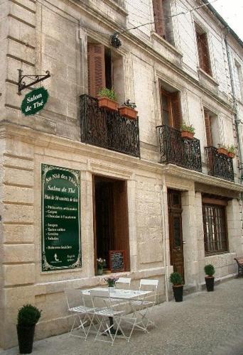 Au Nid Des Thés : Chambres d'hotes/B&B proche d'Abjat-sur-Bandiat