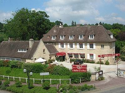 Logis Hotel Le Relais De La Poste : Hotel proche de La Caine