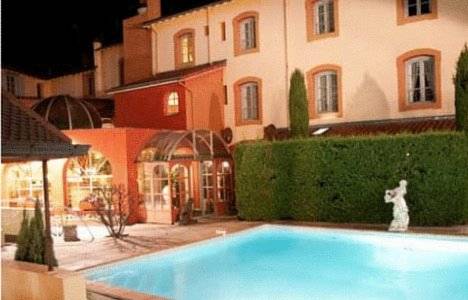 Hostellerie La Poularde : Hotel proche de Saint-Étienne