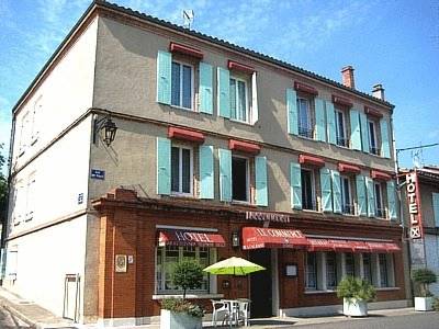 Logis Hotel Le Commerce : Hotel proche de Bivès