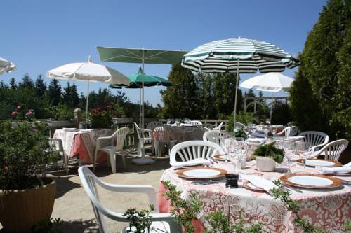La Fondue : Hotel proche de Saint-Julien-Vocance