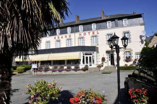 Logis Au Grand Hotel : Hotel proche de Saint-Fraimbault-de-Prières