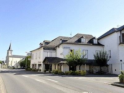 Logis Hotel Au Relais Aspois : Hotel proche de Bedous