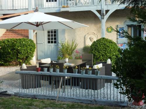 Le Clos Des Mousquetaires : Chambres d'hotes/B&B proche de Campuzan