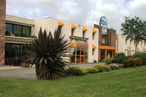 Brit Hotel Le Kerodet : Hotel proche de Roudouallec