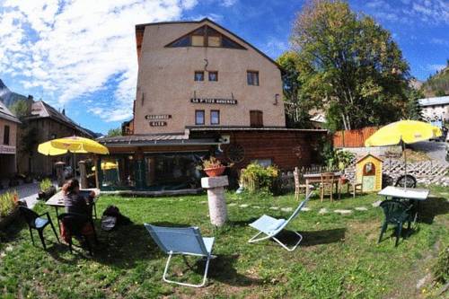 La Ptite Auberge : Auberge de jeunesse proche de Château-Ville-Vieille